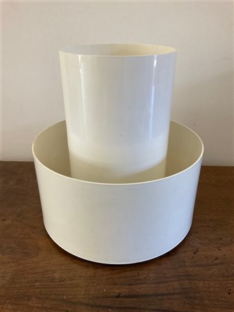 Studio OPI Portariviste circolare in materiale plastico bianco. Produzione Cini&