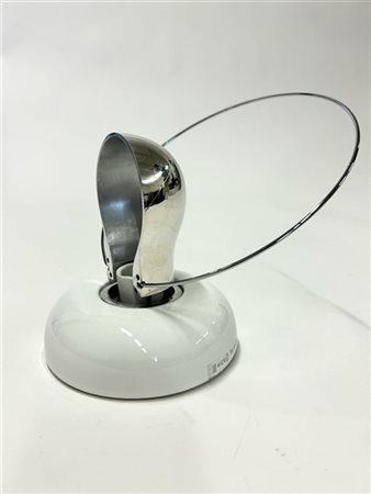 Achille Castiglioni Lampada da parete modello "Bisbi". Produzione Flos, Italia,