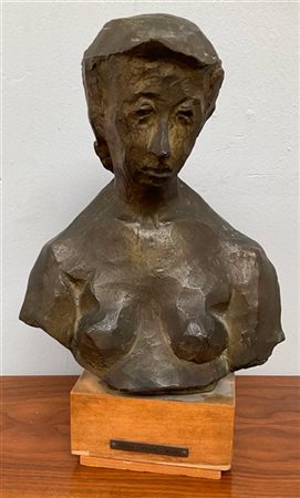 Virgilio Ciminaghi "Busto di ragazza" 
scultura in bronzo su base in legno
h scu