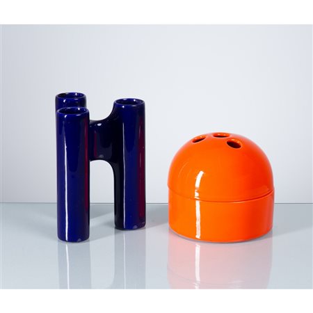PRODUZIONE ITALIANA 1970 ca., Due vasi in ceramica smaltata