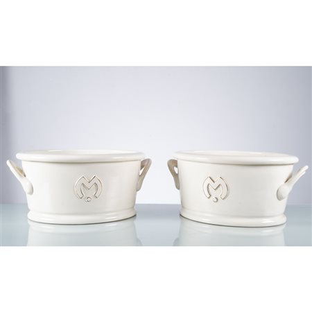 MILA SCHON, Due cachepot in ceramica smaltata bianca