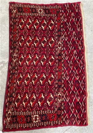 Tappeto Torba Tekkè, Turkestan occidentale, inizio secolo XX. Decoro con file d