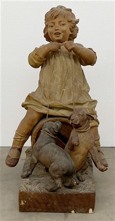 Scultore del secolo XX "Bambina seduta su botte con cagnolini" terracotta dipin