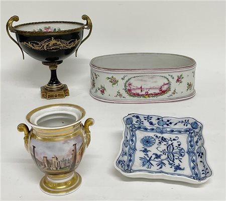 Manifatture differenti. Lotto composto da un piattino in porcellana di Meissen