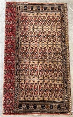 Tappeto Torba Tekkè, Turkestan occidentale, inizio secolo XX. Decoro con file d