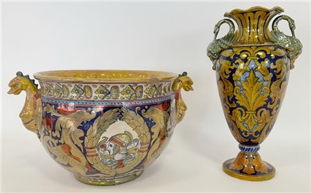 Manifattura di Gualdo Tadino, inizio secolo XX. Lotto composto da un cachepot e