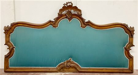 Testiera da letto con cornice ricavata da un antico schienale in legno intaglia