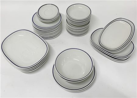 Manifattura Tognana, parte di servizio in porcellana bianca con filetto blu cob