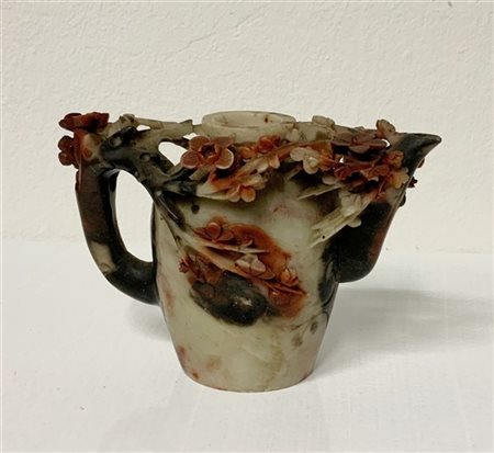 Piccola teiera in pietra saponaria
Cina, secolo XX (h. cm 8,5) (mancante del co