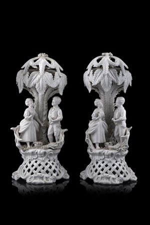 Manifattura veneta "Scena galante in un paesaggio" due gruppi in terraglia smal