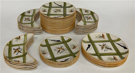 Manifattura Mancioli, parte di servizio di piatti in ceramica dipinta in policr