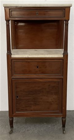 Mobile intagliato con ripiani in marmo (cm 56x122x38) (difetti)