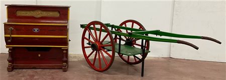 Pianoforte a cilindro di piccole dimensioni corredato da carretto, a sei melodi