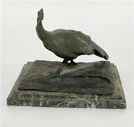 Guido Cacciapuoti "Tacchino", scultura in bronzo poggiante su base in marmo verd