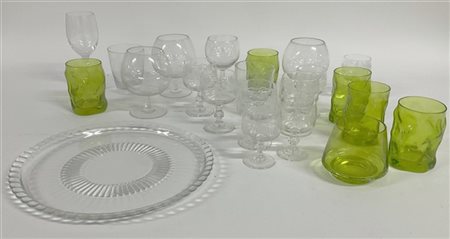 Lotto composto da due cartoni contenenti bicchieri e calici diversi (difetti)