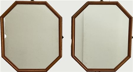 Quattro teche pensili con anta a specchio celante mensoline (cm 54x64x19) (dife