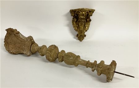 Lotto composto da un candeliere del secolo XVIII, con gravi difetti, ed una men