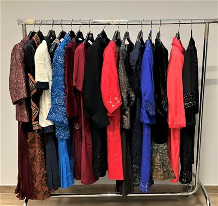 MARIA TERESA MERLO e anonimi
Lotti di quindici vestiti principalmente in seta,