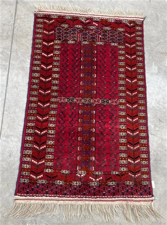 Tappeto Ensi Tekkè, Turkestan occidentale, secolo XX. Decoro tipico della prove