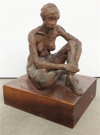 Ignoto, scultura in creta patinata a effetto bronzo raffigurante nudo femminile su base in legno h scultura cm 17 (lievi difetti)