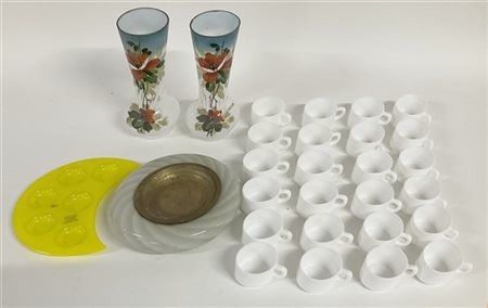 Cartone contenente oggetti diversi in vetro (difetti)