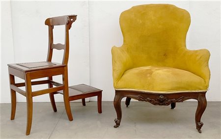 Lotto composto da sedia inginocchiatoio in legno con piani borchiati, unita a u