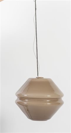 VISTOSI (Attribuito) Lampada da soffitto in vetro incamiciato e metallo....