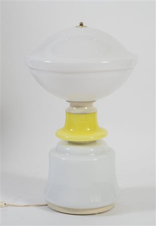 Lampada da terra con struttura in metallo e in vetro. Prod. Italia, 1970 ca....