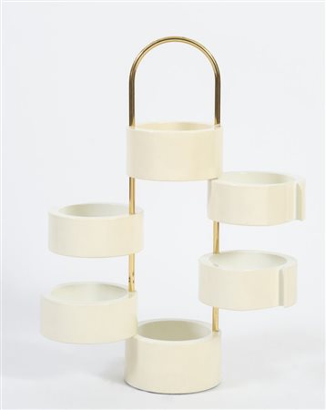 Portaoggetti con struttura in metallo e in plastica. Prod. Italia, 1970 ca....