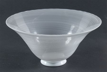 VENINI Alzatina in vetro soffiato mezza filigrana. Firma del produttore...