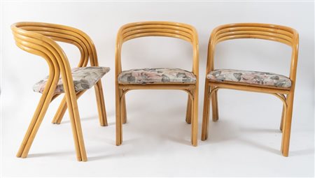 AXEL ENTHOVEN (Attribuito) Tre sedie in legno laccato con seduta in stoffa....