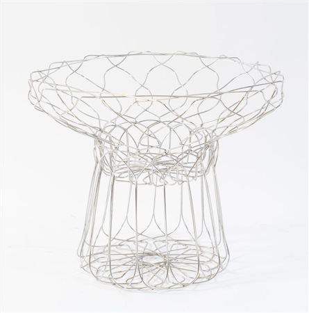 Cesta in metallo. Prod. Italia, 1980 ca. Cm 36x47x47