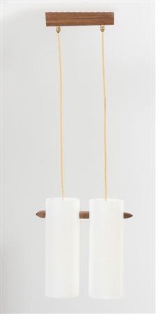 Lampadario con struttura in metallo, legno e paralumi in plexiglass. Prod....