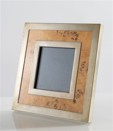 TOMMASO BARBI Cornice portafoto in metallo, radica e vetro. Marchio...