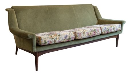 FRAMAR Divano con struttura in legno e rivestito in stoffa modello 'FM 117'....