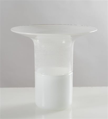 TAPIO WIRKKALA Vaso in vetro soffiato della serie 'Filigrane di Tapio'. Firma...