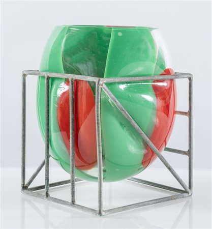 ALESSANDRO MENDINI Vaso in vetro soffiato con gabbia in metallo della serie...