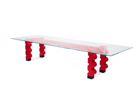 ALESSANDRO MENDINI Tavolo con struttura in legno laccato opaco, piano in...