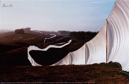 Christo (Gabrovo 1935 - New York 2020), “Running Fence”, 1980-1983.Cromolitografia a colori su