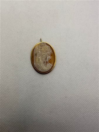 CAMEO SPILLA/CIONDOLO IN ORO 18 K 6,81 GRAMMI – STE52