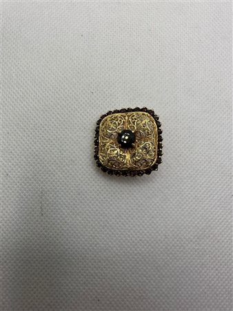 SPILLA IN ORO 18 K 7,65 GRAMMI E GRANATI – STE53