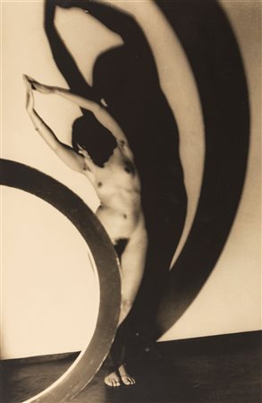 Frantisek Drtikol (1883-1961)  - Akt IX, 1930