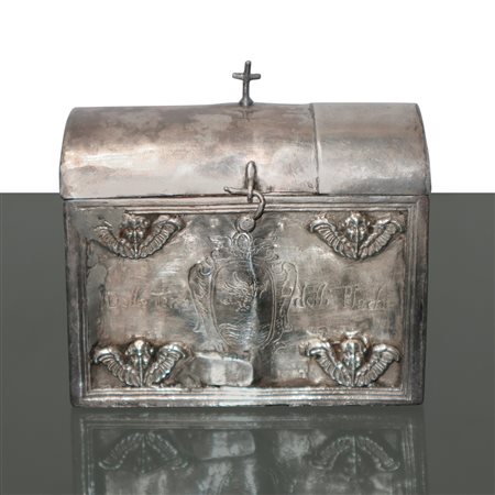 Porta Olio Santo, involucro esterno in argento, contenitore in metallo., XVIII secolo 