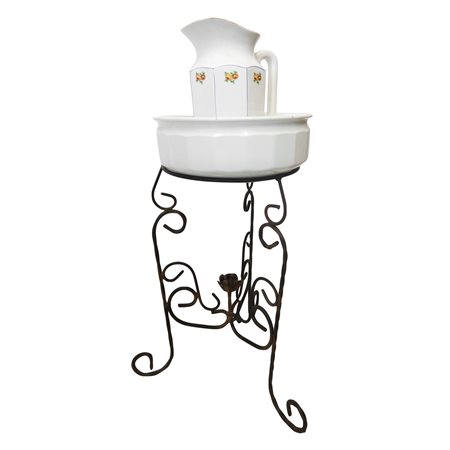 Lavamano con brocca e piede in ferro battuto