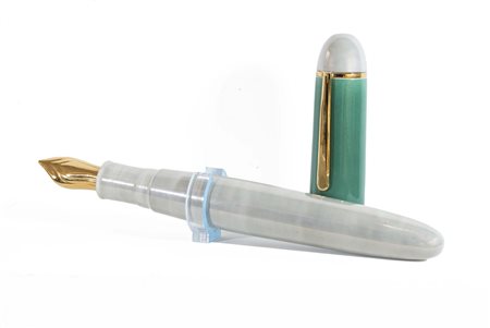 GIORGIO LAVERI (Savona 1950) Penna stilografica scultura in ceramica smaltata...