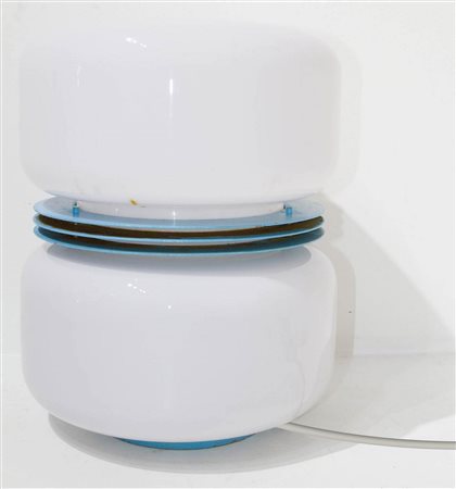 Stilux - Stilux, lampada da tavolo in vetro e metallo laccato azzurro anni 60. H cm 30, diametro cm 30. Segni d'uso