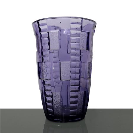 Charles Graffart (1893-1967)  - Vaso Marceau serie Luxval nei toni del viola, 1930