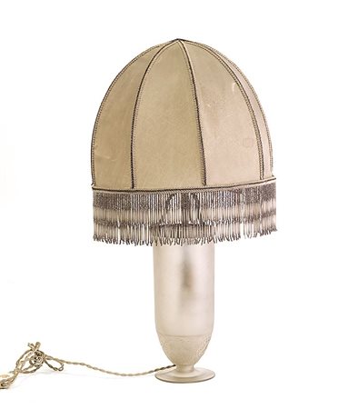 LALIQUE RENE' Lampada da tavolo in cristallo soffiato in stampo e sabbiato....