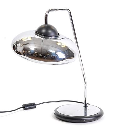 STILNOVO Lampada da tavolo in metallo cromato e laccato nero. Paralume...