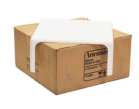 MAGISTRETTI VICO Demetrio 70 Due tavolini in resina. Prod. Artemide 1966 cm...